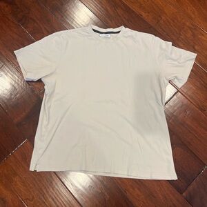 Banana Republic Men's Beige Short Sleeve Tee